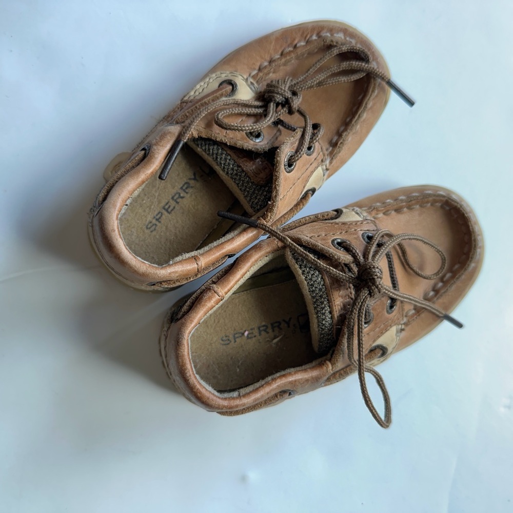 Sperry Boat Shoes - Picture 3 of 6